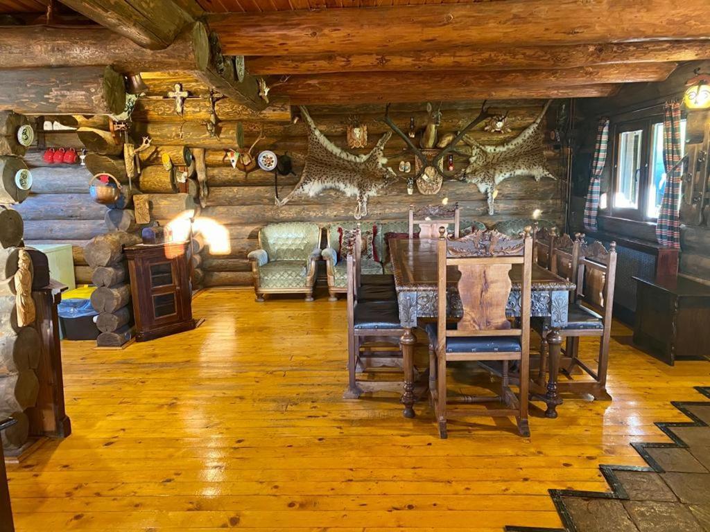 Cabana Vanatorului Rîşnov エクステリア 写真