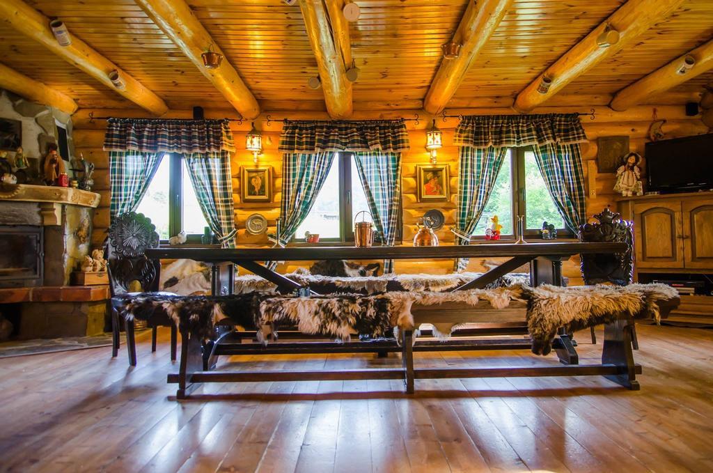 Cabana Vanatorului Rîşnov エクステリア 写真